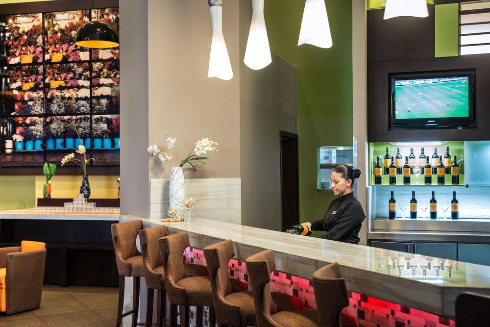 Courtyard By Marriott Guayaquil Hotell Exteriör bild