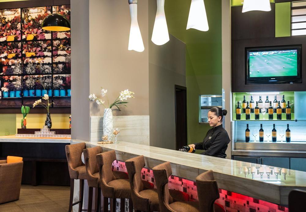 Courtyard By Marriott Guayaquil Hotell Exteriör bild