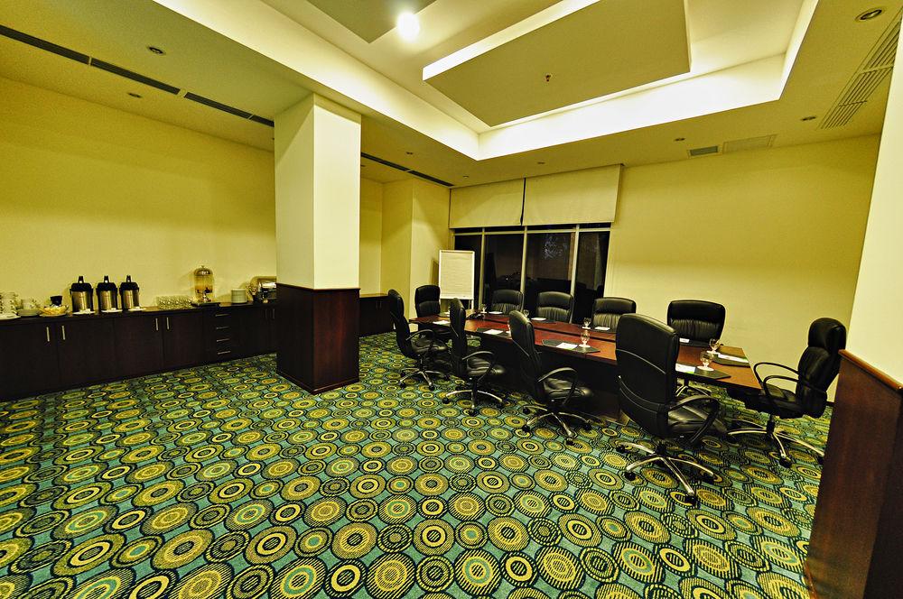 Courtyard By Marriott Guayaquil Hotell Exteriör bild