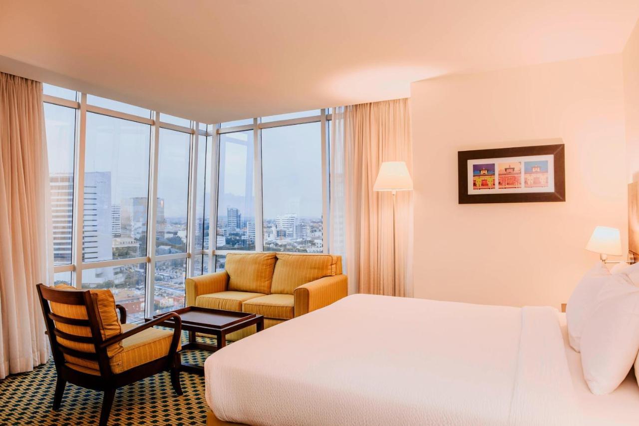 Courtyard By Marriott Guayaquil Hotell Exteriör bild