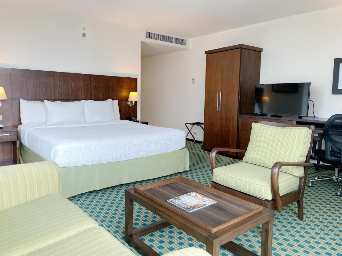 Courtyard By Marriott Guayaquil Hotell Exteriör bild