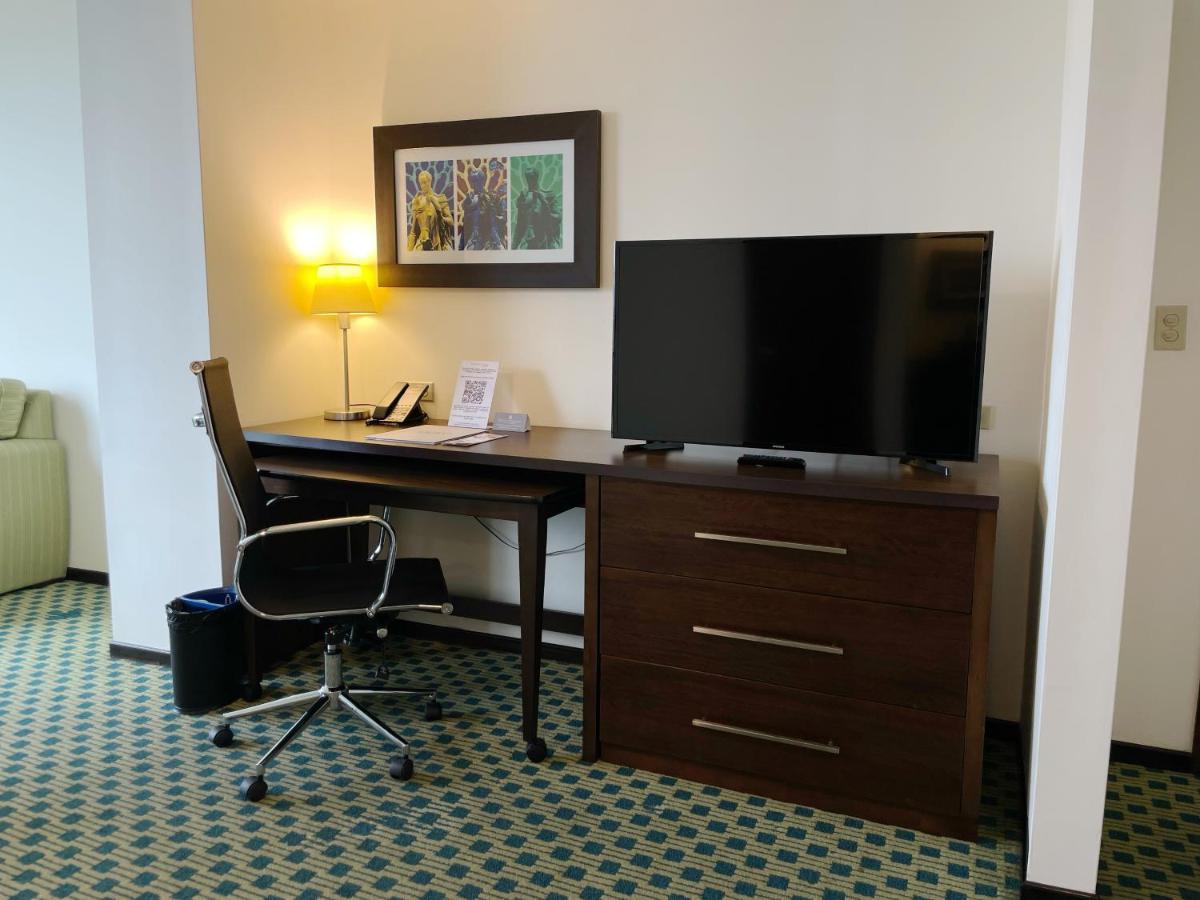 Courtyard By Marriott Guayaquil Hotell Exteriör bild
