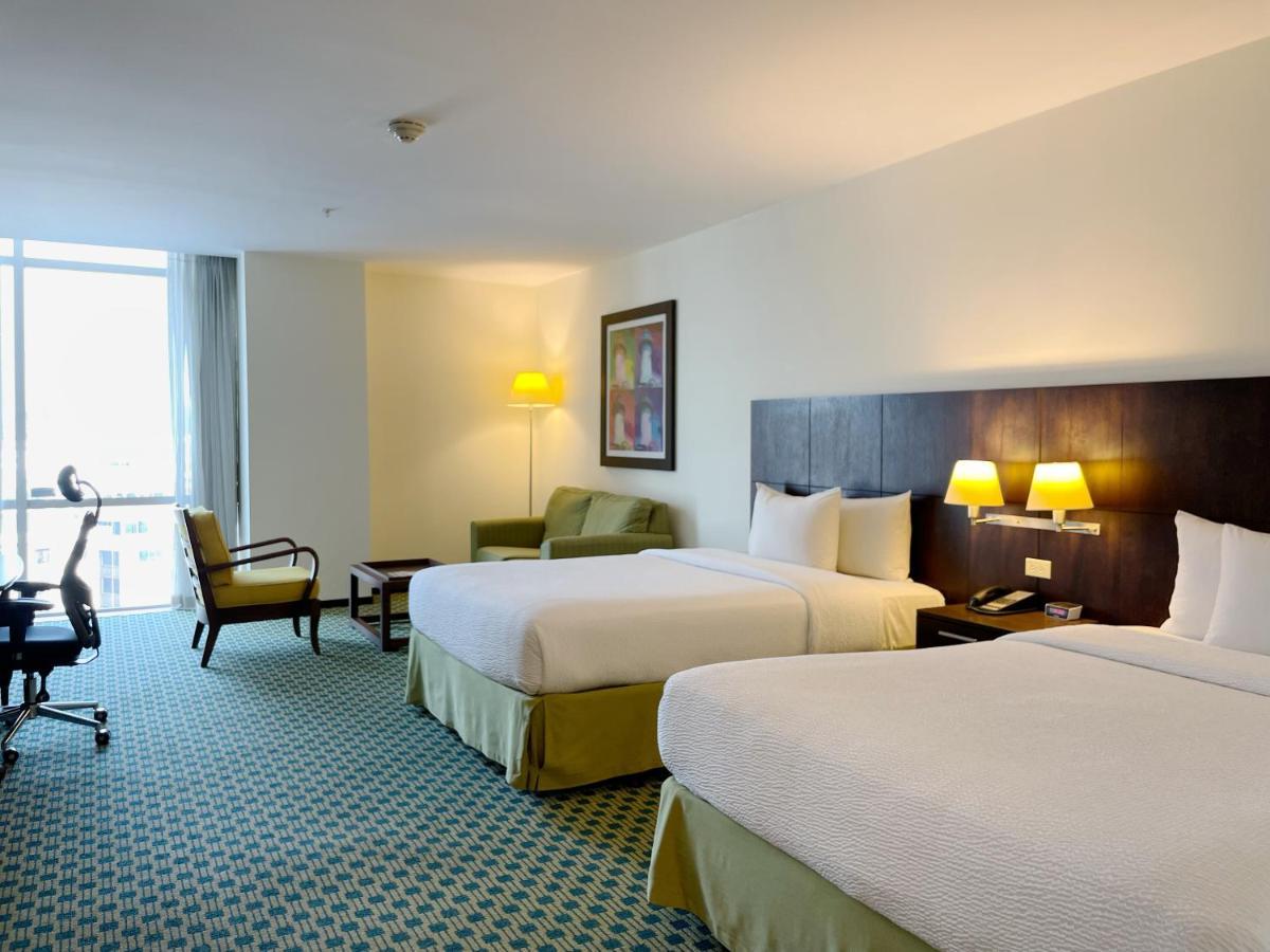 Courtyard By Marriott Guayaquil Hotell Exteriör bild