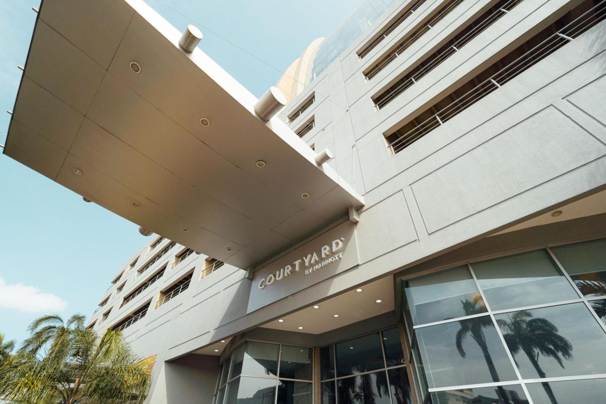 Courtyard By Marriott Guayaquil Hotell Exteriör bild