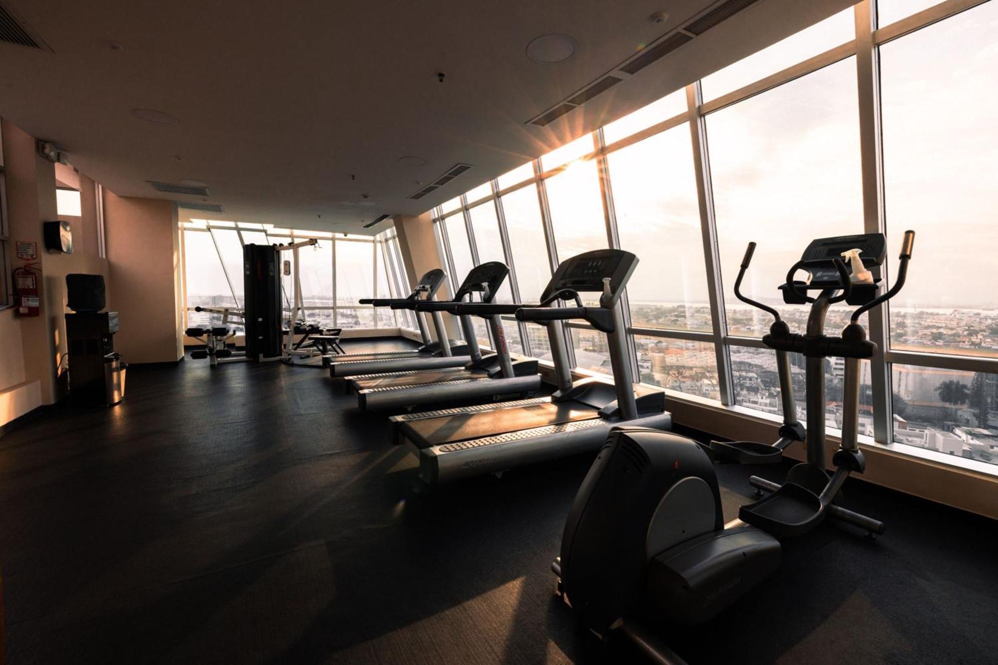 Courtyard By Marriott Guayaquil Hotell Exteriör bild