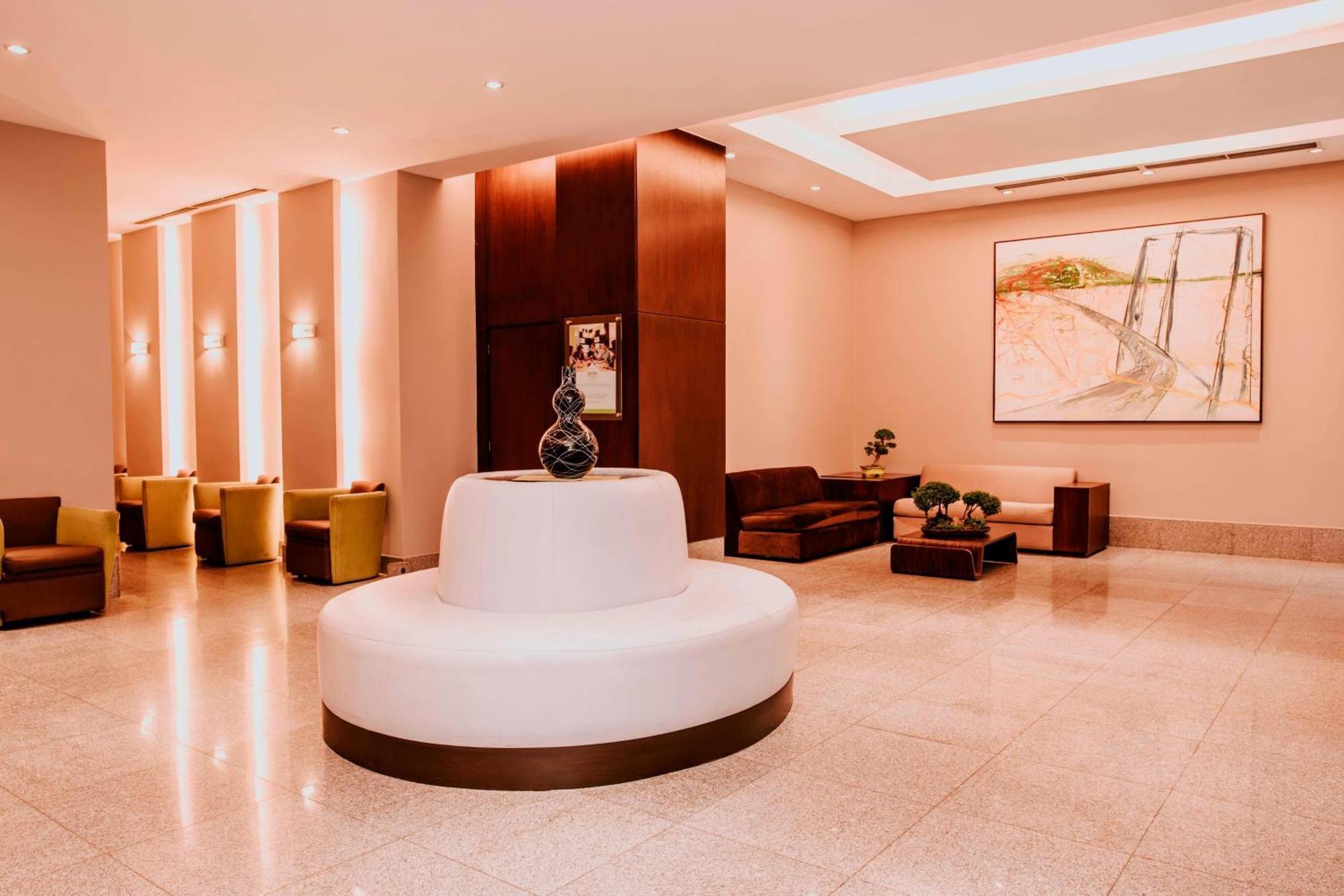 Courtyard By Marriott Guayaquil Hotell Exteriör bild