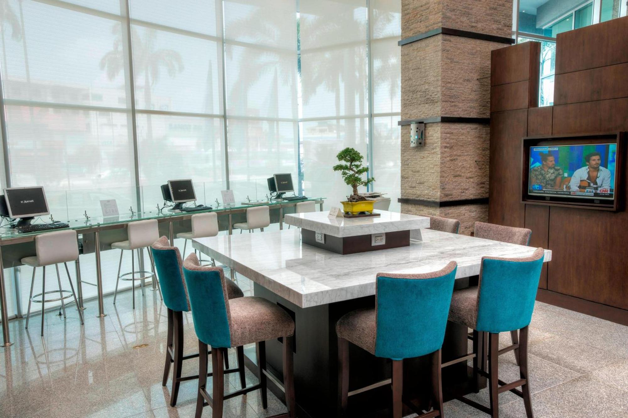 Courtyard By Marriott Guayaquil Hotell Exteriör bild