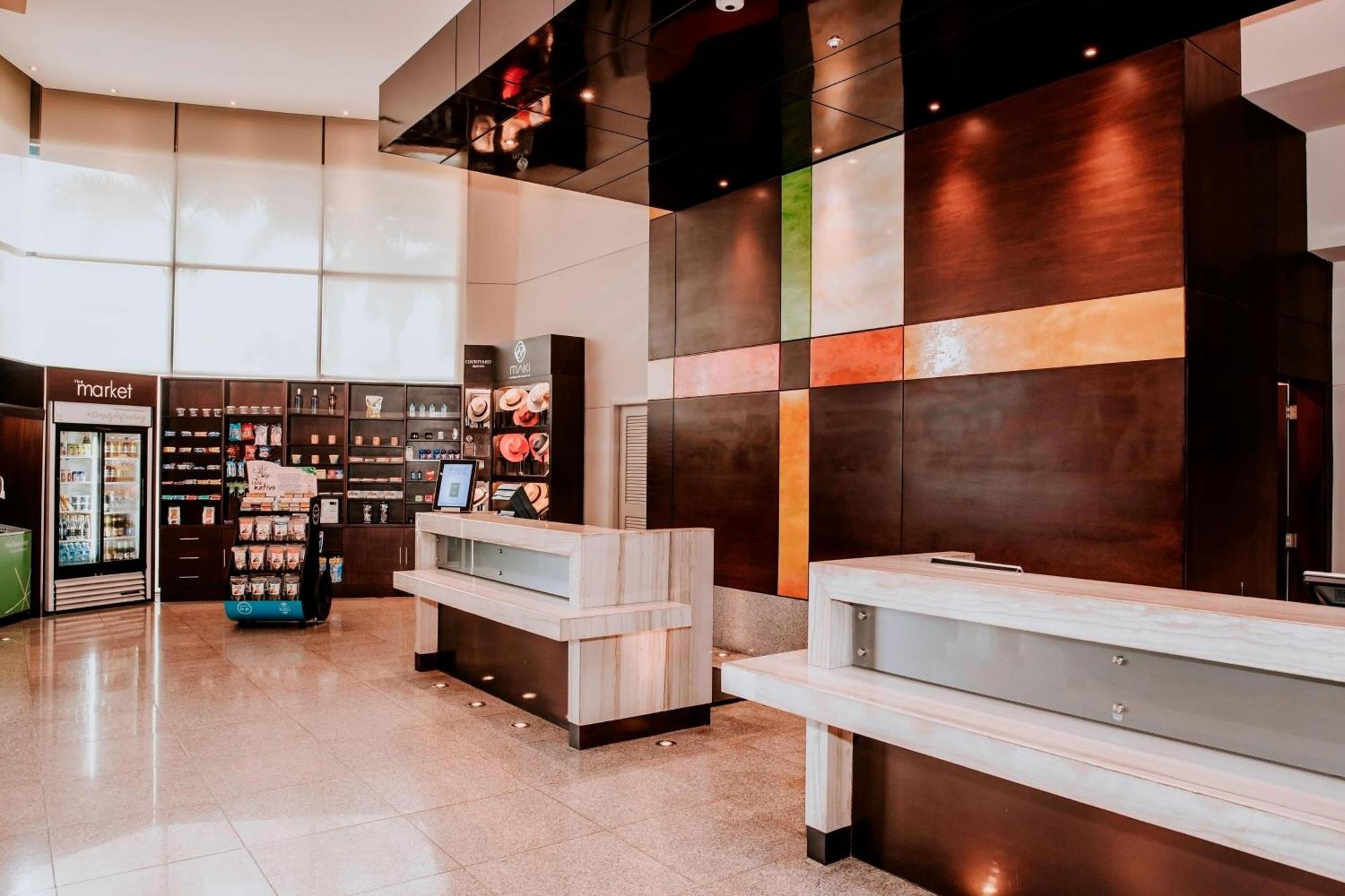 Courtyard By Marriott Guayaquil Hotell Exteriör bild